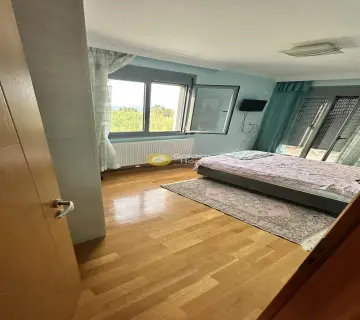 Independent Maisonette 209m<sup>2</sup> for sale photo 3869134