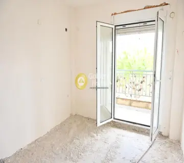 Independent Maisonette 200m<sup>2</sup> for sale photo 7