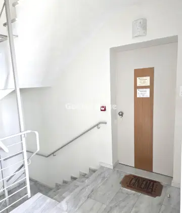 Office 80m<sup>2</sup> for rent photo 30