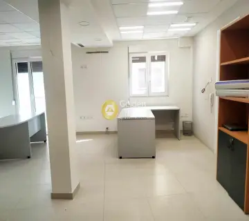 Office 100m<sup>2</sup> for rent photo 3