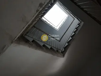 Building 713m<sup>2</sup> for sale photo 4