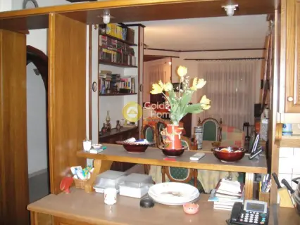Independent Maisonette 208m<sup>2</sup> for sale photo 16