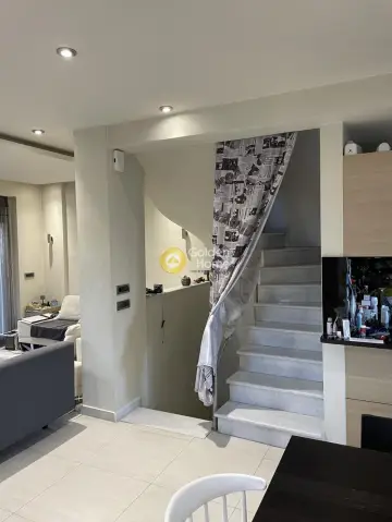 Independent Maisonette 285m<sup>2</sup> for sale photo 13