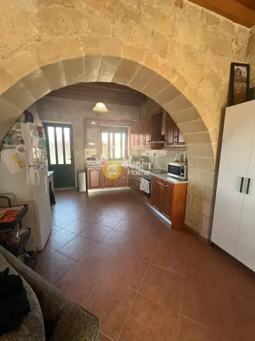 House 200m<sup>2</sup> for sale photo 2