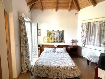 Independent Maisonette 285m<sup>2</sup> for sale photo 1