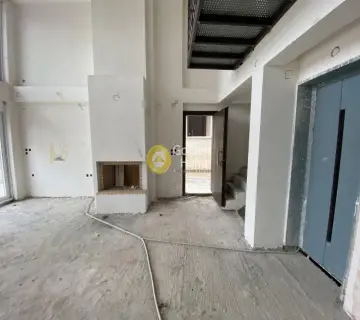 Independent Maisonette 210m<sup>2</sup> for sale photo 3920877