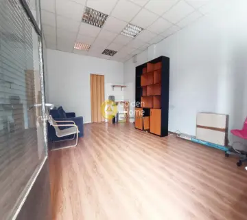 Office 27m<sup>2</sup> for rent photo 1
