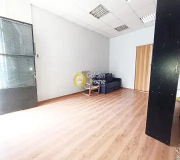 Office 27m<sup>2</sup> for rent photo 3