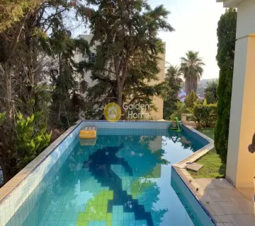 House 383m<sup>2</sup> for rent photo 1