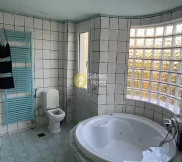 House 383m<sup>2</sup> for rent photo 16
