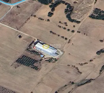 Industrial 1100m<sup>2</sup> for rent photo 2