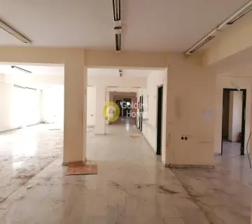 Office 600m<sup>2</sup> for rent photo 1