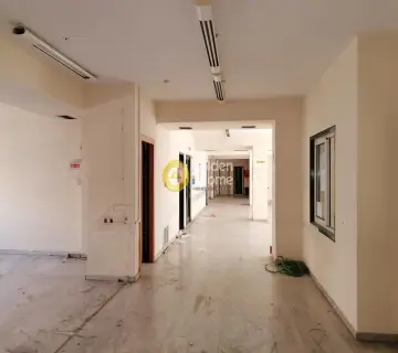 Office 600m<sup>2</sup> for rent photo 18