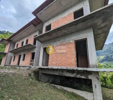 Independent Building 400m<sup>2</sup> for sale photo 4270383