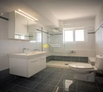 Independent Maisonette 297m<sup>2</sup> for sale photo 69