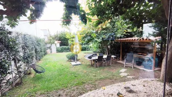 Independent Maisonette 285m<sup>2</sup> for sale photo 1