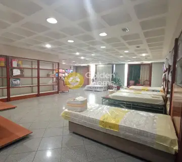 店铺 450m<sup>2</sup> for rent photo 1