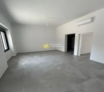 Apartment 44m<sup>2</sup> for rent photo 2