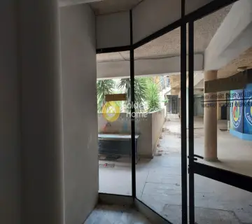 店铺 30m<sup>2</sup> for sale photo 1