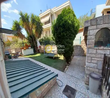 独立复式小屋 240m<sup>2</sup> for sale photo 1