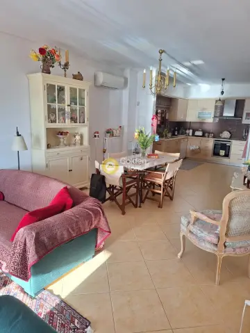 Maisonette Attached 158m<sup>2</sup> for sale photo 3