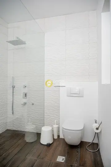 Maisonette Attached 215m<sup>2</sup> for sale photo 28