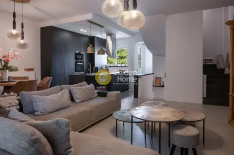 Maisonette Attached 215m<sup>2</sup> for sale photo 2