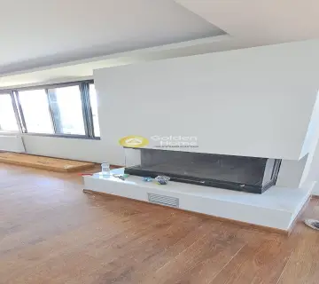 Floor Apartment 190m<sup>2</sup> for rent photo 4