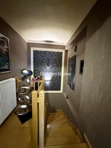 Independent Maisonette 367m<sup>2</sup> for sale photo 27