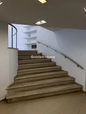 Store 100m<sup>2</sup> for rent photo 2