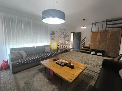House 200m<sup>2</sup> for sale photo 2