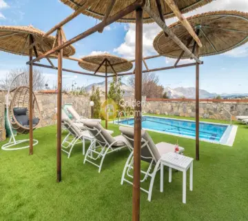 Residence complex 305m<sup>2</sup> for sale photo 40