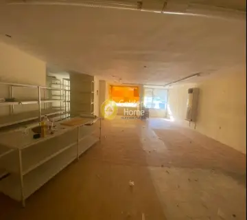 Independent Building 883m<sup>2</sup> for rent photo 1