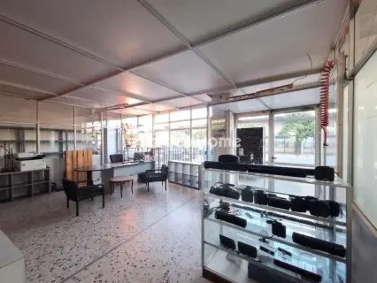 店铺 329m<sup>2</sup> for sale photo 8