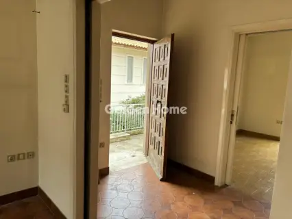 Κτίριο 216τ.μ. προς πώληση φωτογραφία 2