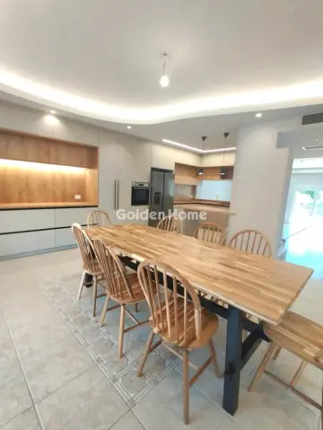 House 310m<sup>2</sup> for sale photo 4