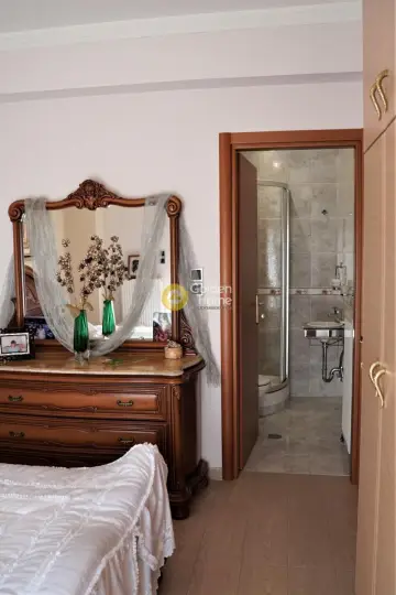 Independent Maisonette 207m<sup>2</sup> for sale photo 17