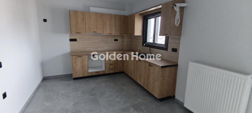 apartment in Petroupoli — Photo 2 of 14