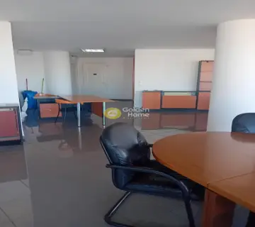 Office 130m<sup>2</sup> for rent photo 4