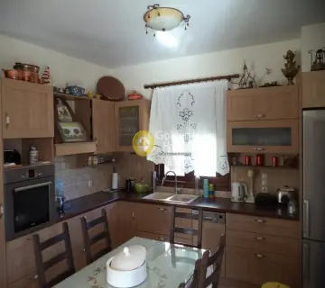 独立复式小屋 241m<sup>2</sup> for sale photo 4