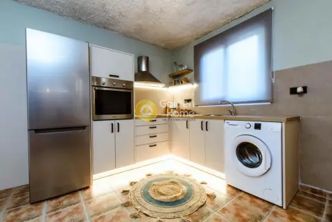 Independent Maisonette 80m<sup>2</sup> for sale photo 5