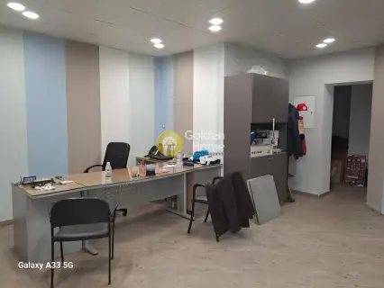 Office 320m<sup>2</sup> for rent photo 4
