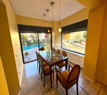 House 350m<sup>2</sup> for rent photo 4
