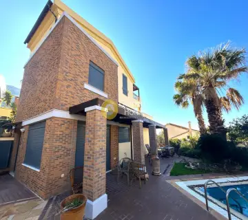 House 350m<sup>2</sup> for rent photo 10