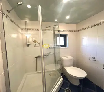 House 350m<sup>2</sup> for rent photo 13