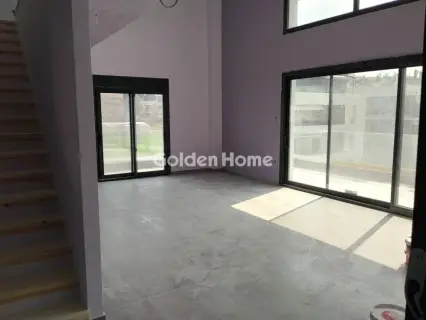 Οροφομεζονέτα 228τ.μ. προς πώληση φωτογραφία 1