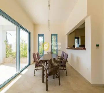 House 385m<sup>2</sup> for sale photo 13