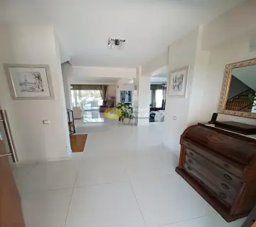 House 370m<sup>2</sup> for sale photo 21