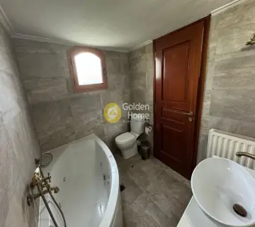 Independent Maisonette 336m<sup>2</sup> for sale photo 4702292