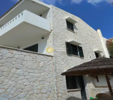 House 370m<sup>2</sup> for rent photo 68